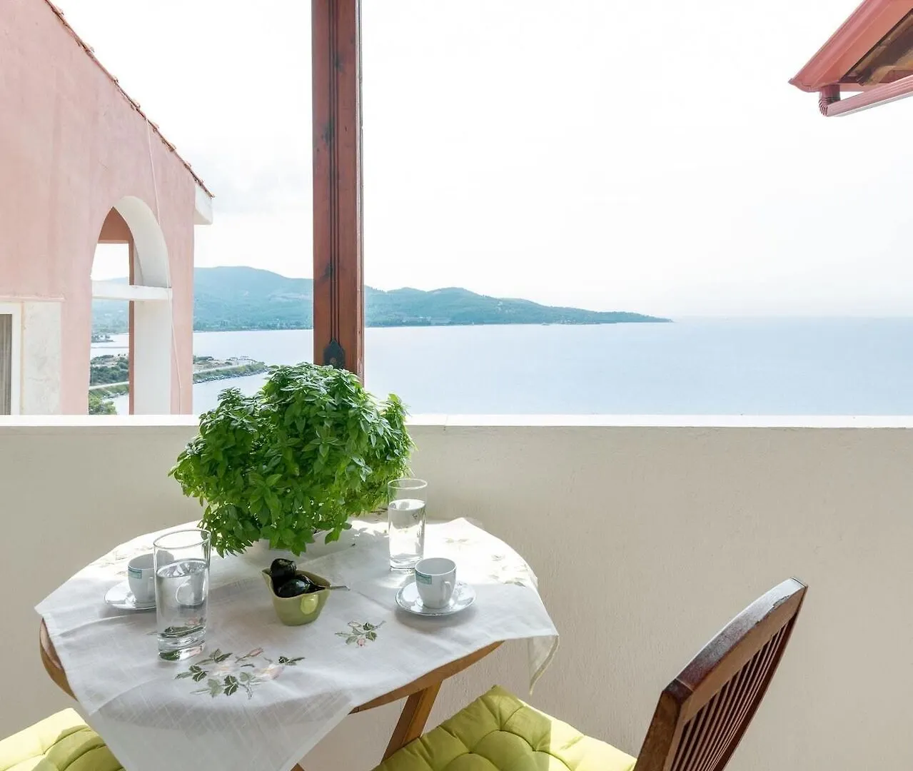 Family-Friendly, 2-Bedroom Apartment In Neos Marmaras With Balcony And Sithonia Hotel