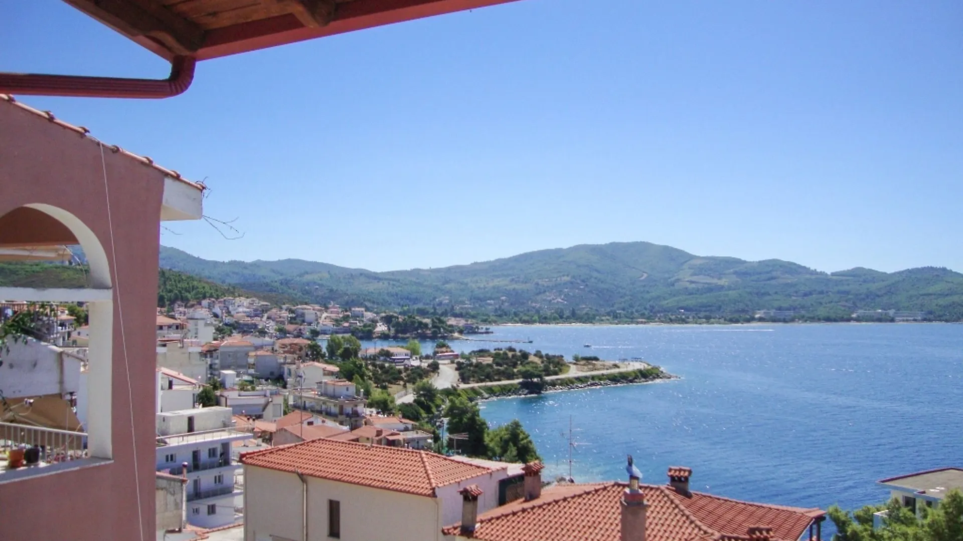 Family-Friendly, 2-Bedroom Apartment In Neos Marmaras With Balcony And Sithonia 4*,  Grèce